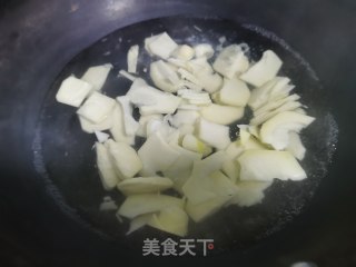 腊肉烧笋步骤3