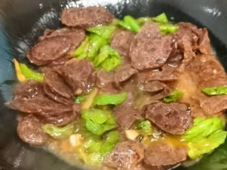 青椒炒熏肠步骤6