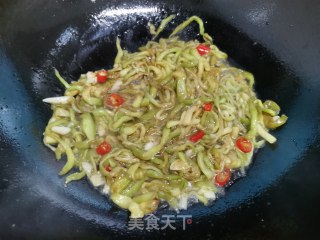 清炒白茄步骤8