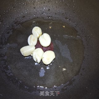 皮蛋炒青椒 步骤2