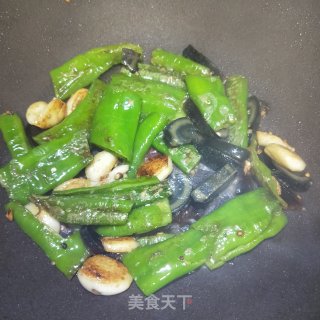 皮蛋炒青椒 步骤7