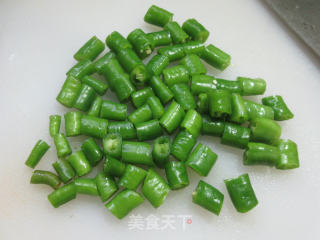 青线椒炒五花肉步骤1