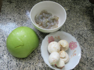 蘑菇虾仁炒蒲瓜步骤1