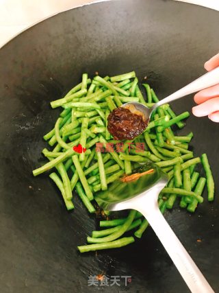 黄豆酱豆角炒猪肉步骤7