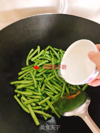黄豆酱豆角炒猪肉步骤6