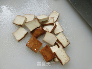 香干洋葱炒皱皮椒步骤4