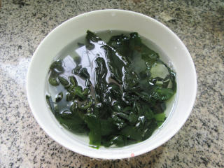 裙带菜炒鸡蛋步骤2