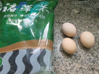 裙带菜炒鸡蛋步骤1