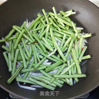 泡姜炒豆角 步骤6