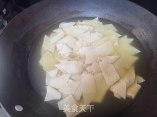 木耳烧豆皮步骤3