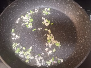 木耳烧豆皮步骤4
