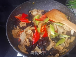 木耳烧豆皮步骤8