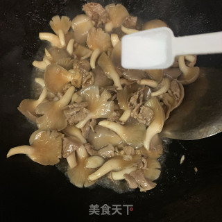 平菇炒肉片步骤9