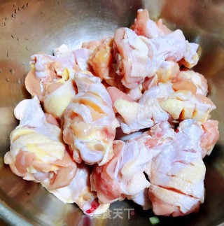 奥尔良烤鸡腿根#萌系美食#步骤2