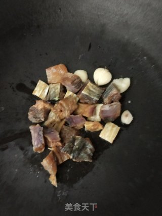 鱼干焖炒豆角步骤4