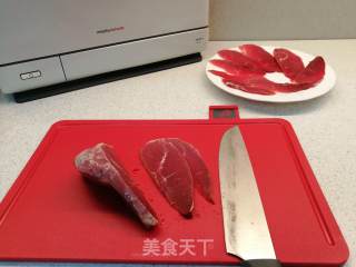 鲜嫩多汁的～香煎牛肉卷步骤1