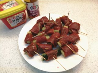 鲜嫩多汁的～香煎牛肉卷步骤4