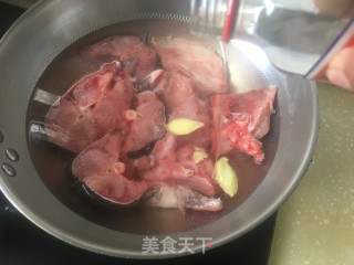 野生鲶鱼炖茄子步骤2