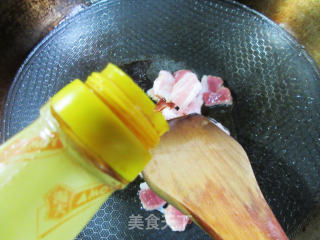 红椒五花肉炒蘑菇步骤6
