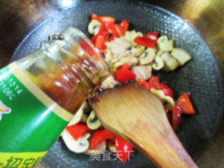 红椒五花肉炒蘑菇步骤10