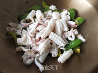 甜椒炒鱿鱼步骤12