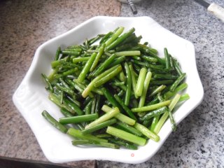 干炒蒜薹步骤5