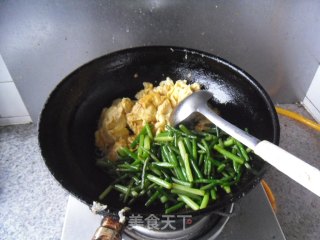 干炒蒜薹步骤8