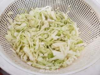 包菜粉条炒木耳步骤5