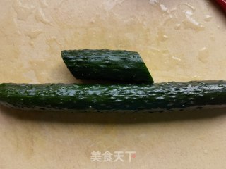 橄榄油炒黄瓜步骤1