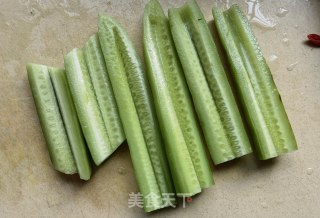 橄榄油炒黄瓜步骤2