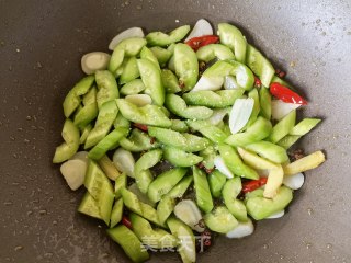 橄榄油炒黄瓜步骤8