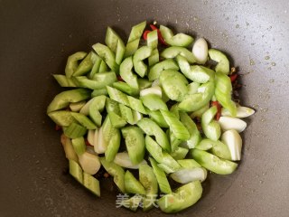 橄榄油炒黄瓜步骤6