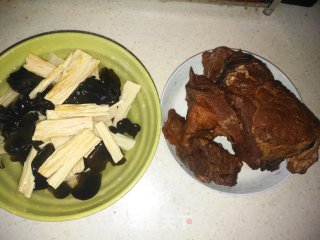 腐竹海带炖牛肉步骤1