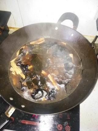 腐竹海带炖牛肉步骤8