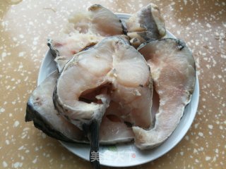 啤酒鱼块步骤1