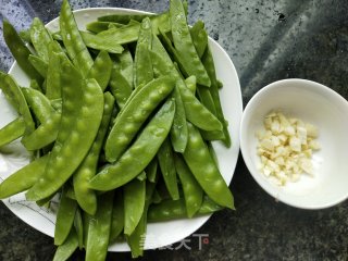 蚝油荷兰豆步骤1