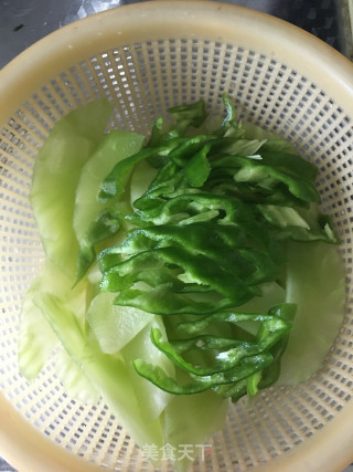 青椒莴苣炒鸡蛋步骤2