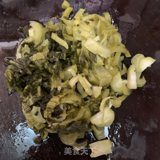 酸菜黄豆排骨煲步骤2