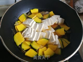溪鱼烧南瓜豆腐步骤5