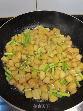 蒜苔炒土豆步骤6