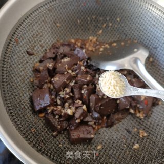 蒜末猪血步骤11