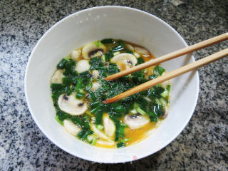 鸡蛋炒蘑菇步骤7