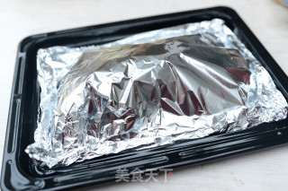 比蒸着吃更过瘾的【锡纸包烤鲈鱼】步骤8