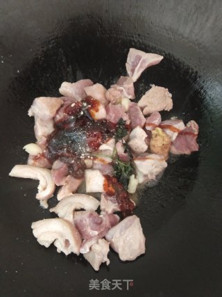 猪腿肉焖炒豆角步骤6