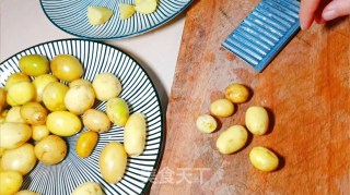 炸小土豆步骤1
