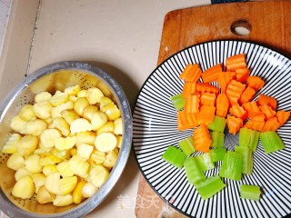炸小土豆步骤3