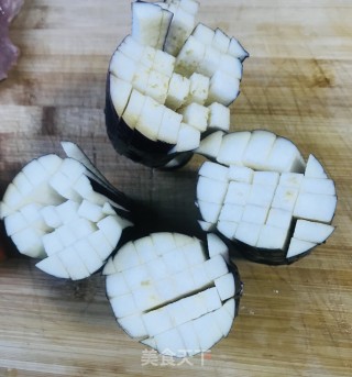￼￼蒸茄花肉末步骤2