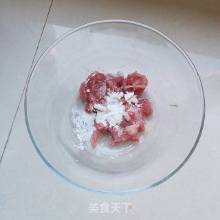 菜花炒肉步骤2