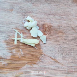 菜花炒肉步骤4