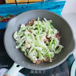 菜花炒肉步骤10